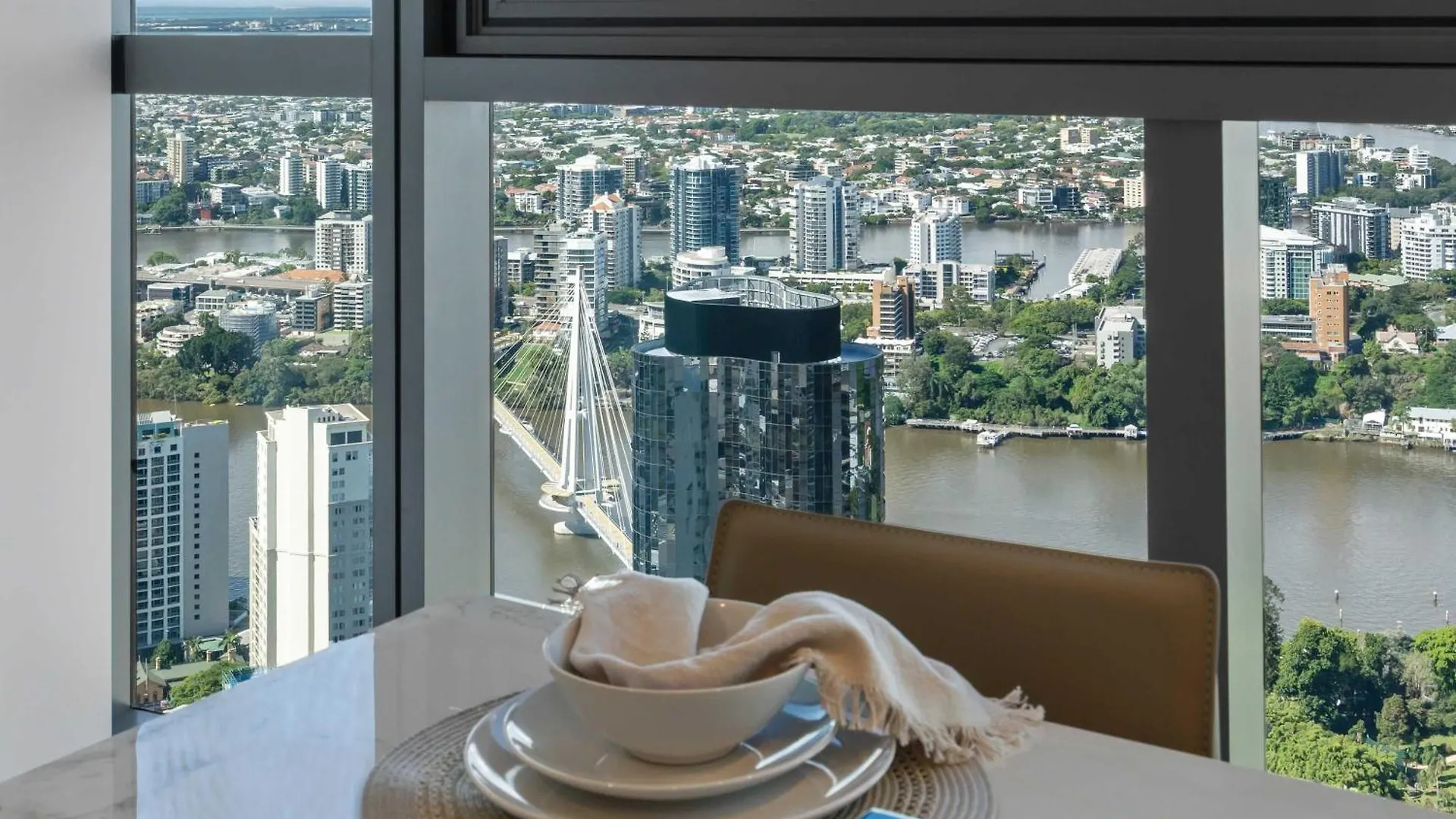 City Luxury Stay River & City Access Brisbane Daire