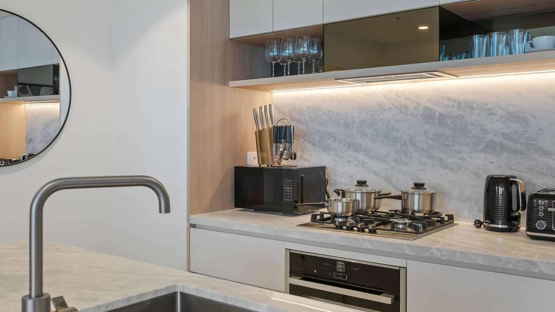City Luxury Stay River & City Access Brisbane 0*,