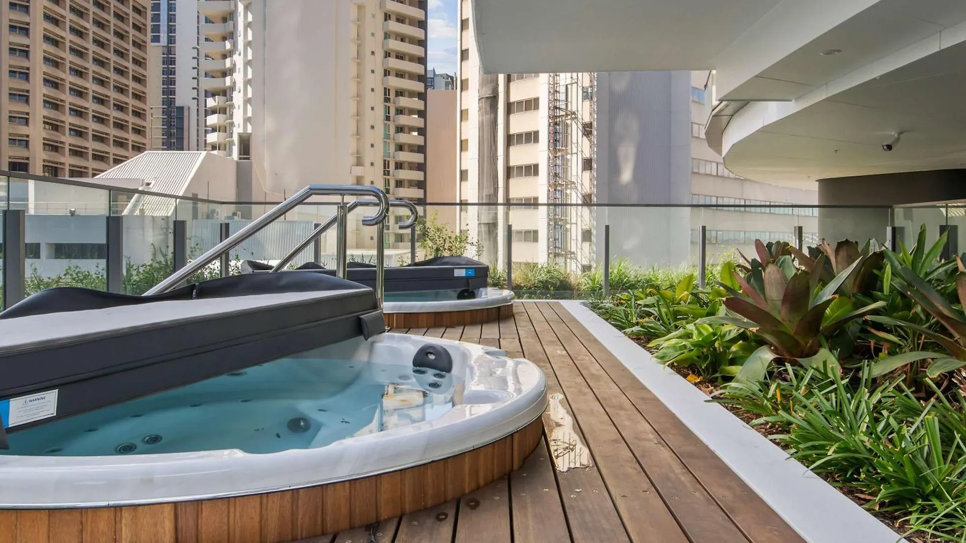 City Luxury Stay River & City Access Brisbane Daire
